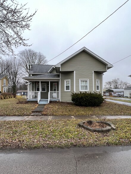 310 S Academy Ave, Spiceland, IN 47385
