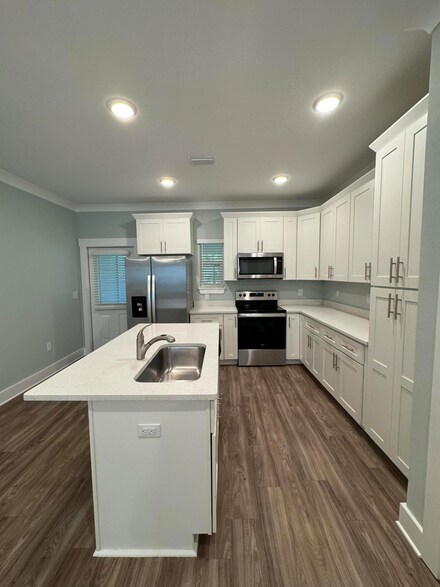 262 N Sand Palm Rd, Freeport, FL 32439