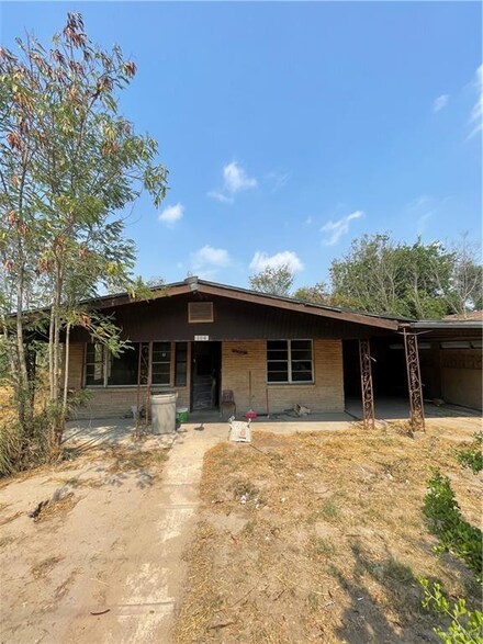 106 S Iowa Ave, Weslaco, TX 78596