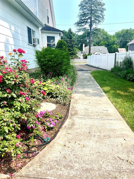 244 Crombie St, Huntington Station, NY 11746