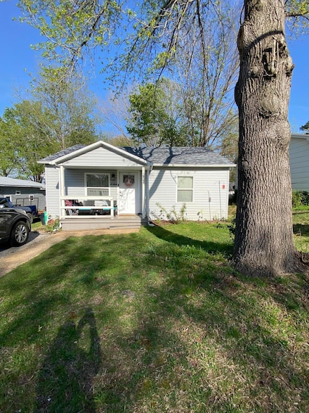 824 N Utah St, West Plains, MO 65775