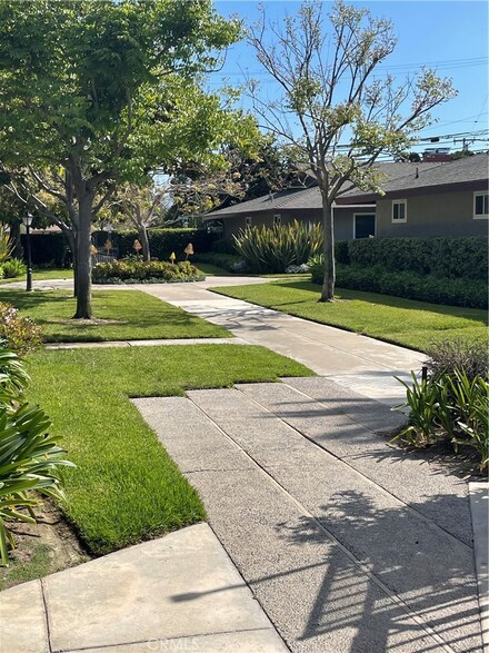 1107 W Memory Ln Unit 5B, Santa Ana, CA 92706