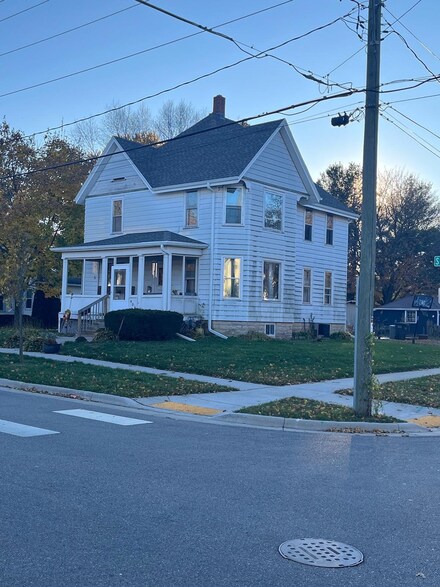 400 S Monroe St, Stoughton, WI 53589