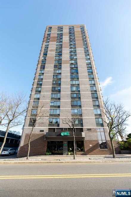 770 Anderson Ave Unit 22G, Cliffside Park, NJ 07010