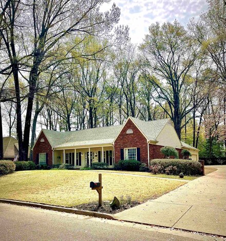 7071 Riverwood St, Germantown, TN 38138
