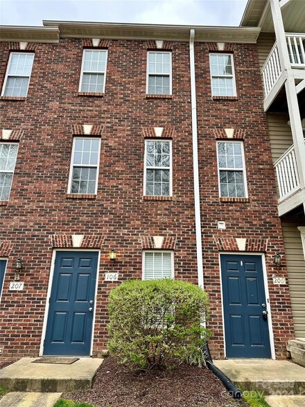 110 Steam Engine Dr Unit 206, Mooresville, NC 28115
