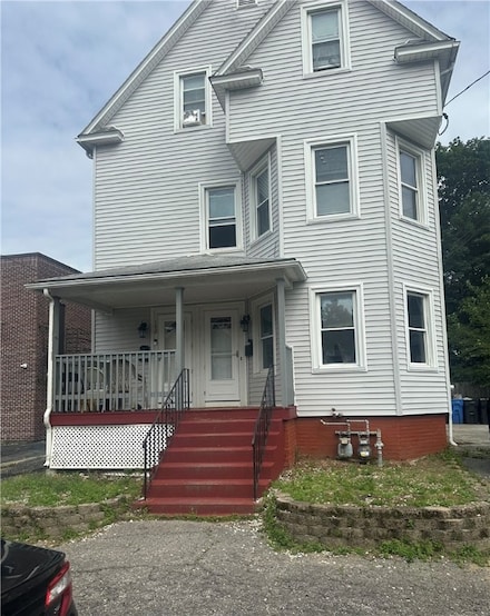 142 Orchard St, Cranston, RI 02910