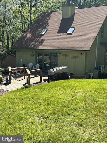 202 Tepee Dr, Pocono Lake, PA 18347