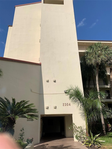 2304 S Cypress Bend Dr Unit 112, Pompano Beach, FL 33069