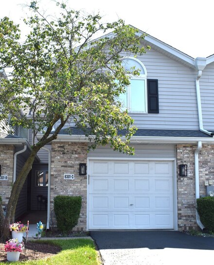 8301 Highpoint Cir Unit C, Darien, IL 60561