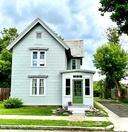 32 Worthington St, Pittsfield, MA 01201