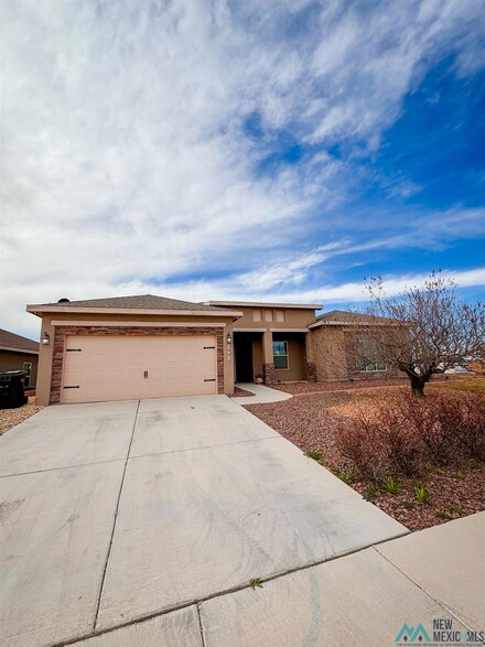 1901 Troy Dr, Carlsbad, NM 88220