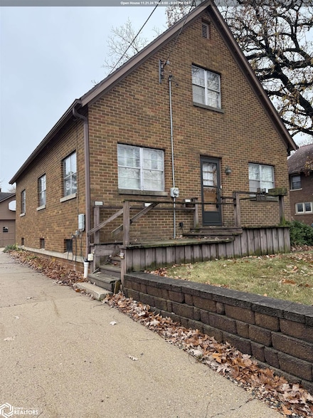 309 Hickory St, Iowa Falls, IA 50126