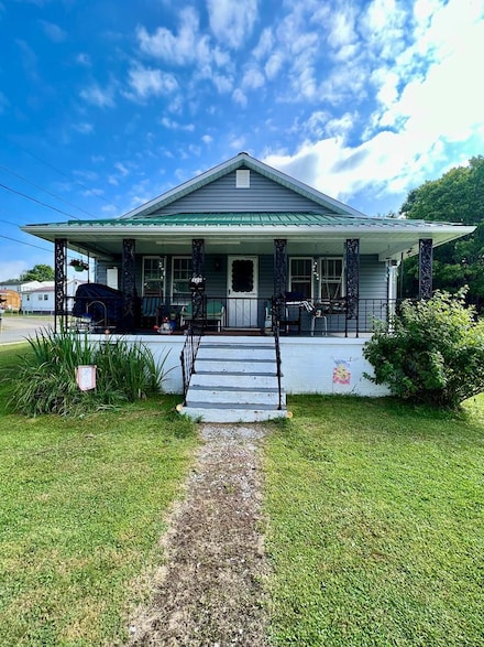 320 Martin Ave E, Oak Hill, WV 25901