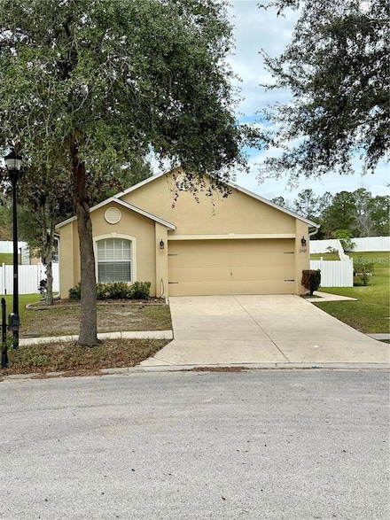 13421 Waterford Castle Dr, Dade City, FL 33525