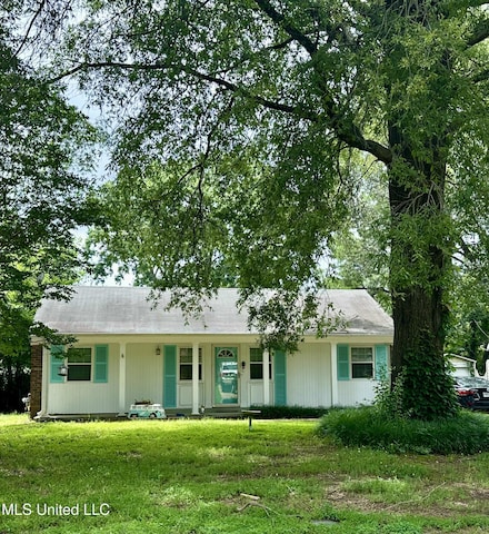 8215 Whitehead Dr, Southaven, MS 38671
