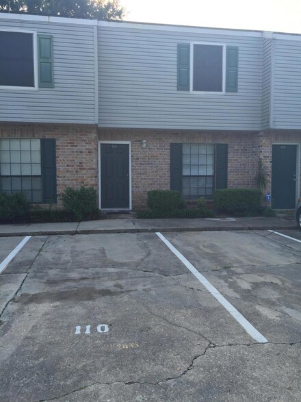 100 Winchester Dr, Lafayette, LA 70506