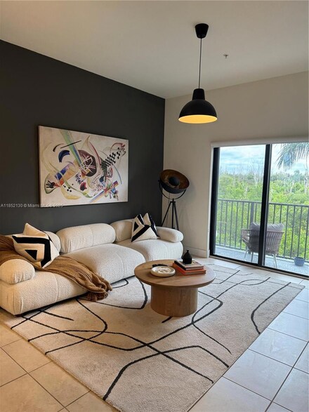 7925 NW 104th Ave Unit 24, Doral, FL 33178