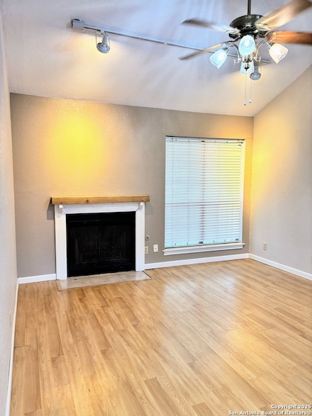 8611 Datapoint Dr Unit 4, San Antonio, TX 78229