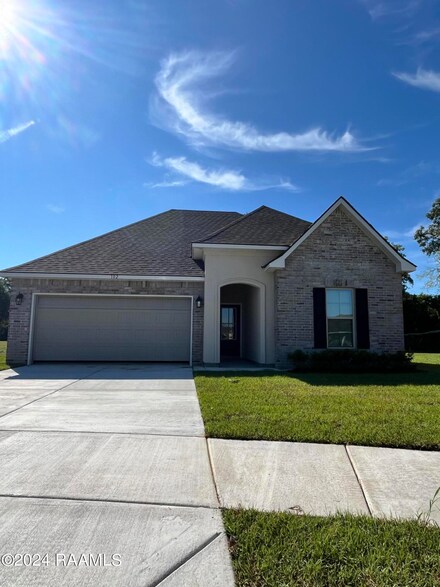 102 Wickham St, Carencro, LA 70507