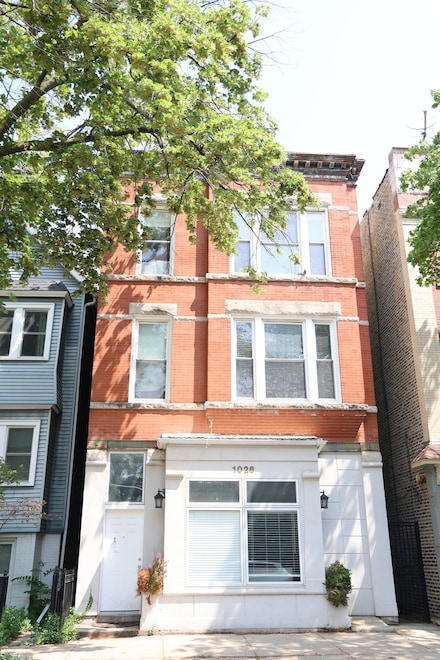 1026 W Roscoe St Unit 3, Chicago, IL 60657