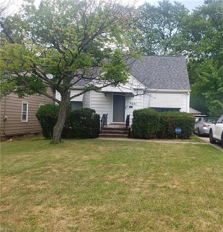 5601 Dunham Rd, Maple Heights, OH 44137