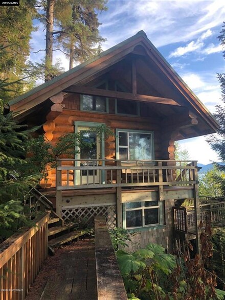 19977 Cohen Dr, Juneau, AK 99801