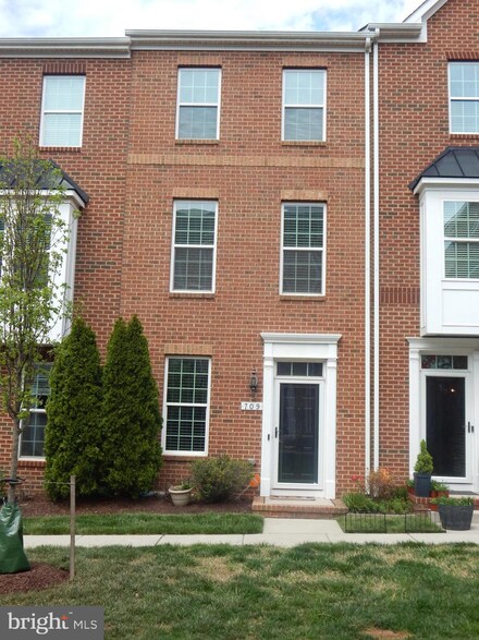 709 S Macon St, Baltimore, MD 21224