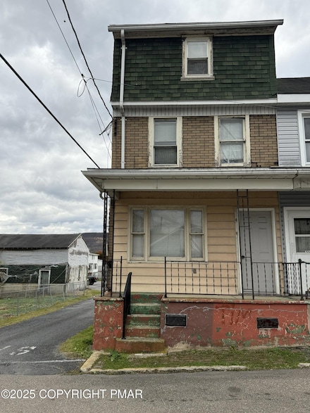 4 Federal St, New Philadelphia, PA 17959