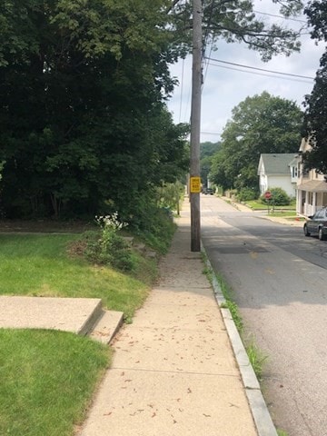 29 Elm St, Webster, MA 01570