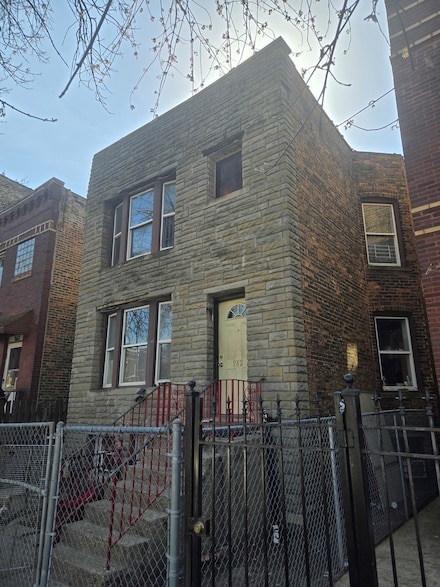 942 N Hamlin Ave, Chicago, IL 60651