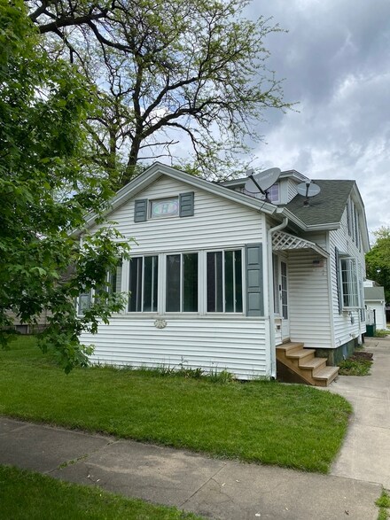 1306 W Main St, Ottawa, IL 61350