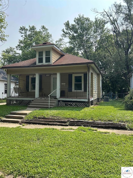 1203 S Stewart Ave, Sedalia, MO 65301