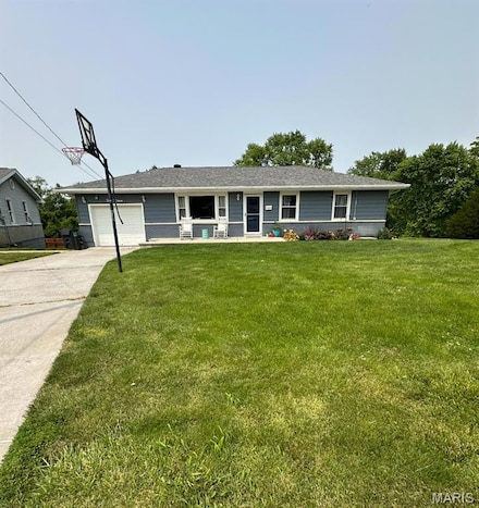415 Virginia Ave, Cottage Hills, IL 62018