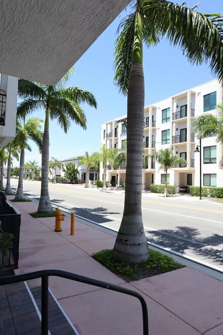 8201 NW 41st St Unit 402, Doral, FL 33166