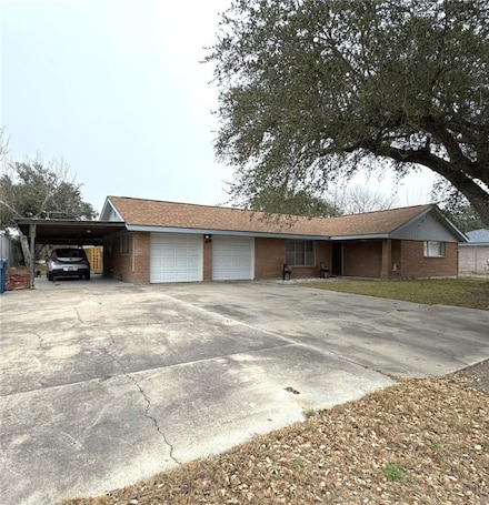 1606 Redbird Dr, Rockport, TX 78382