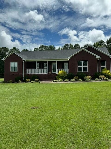 132 Woods Creek Rd, Hamilton, AL 35570