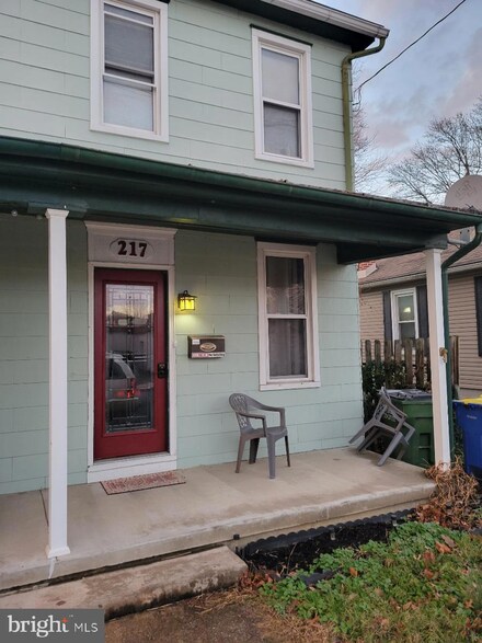 217 10th St, New Cumberland, PA 17070