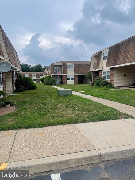32 -1 Florence Tollgate, Florence, NJ 08518