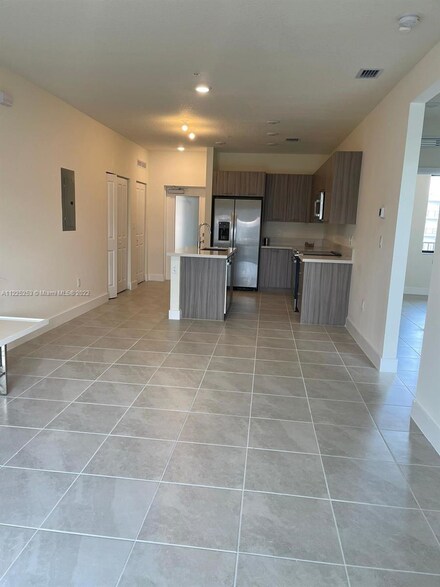8201 NW 41 Unit 305, Doral, FL 33066