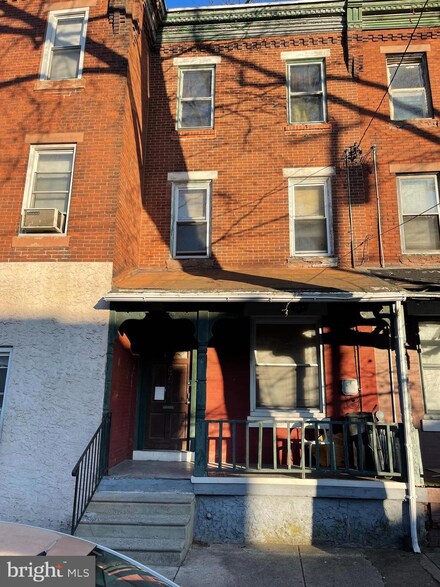 877 N 50th St, Philadelphia, PA 19139