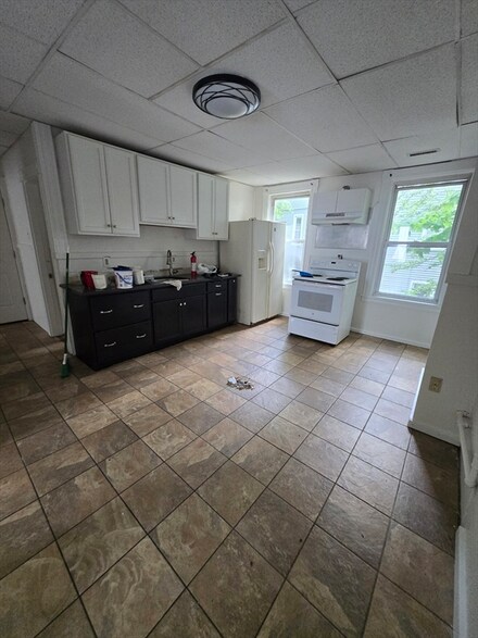 165 Eastern Ave Unit 2, Worcester, MA 01605
