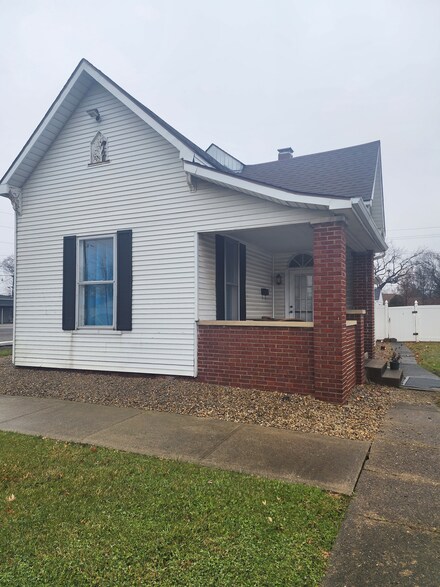 11706 E Washington St, Indianapolis, IN 46229