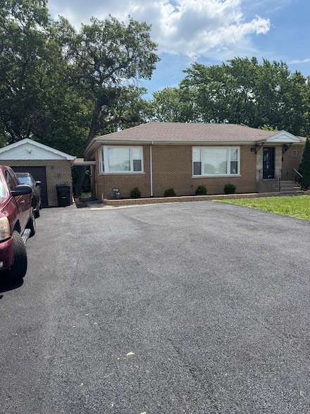 14911 Woodlawn Ave, Dolton, IL 60419