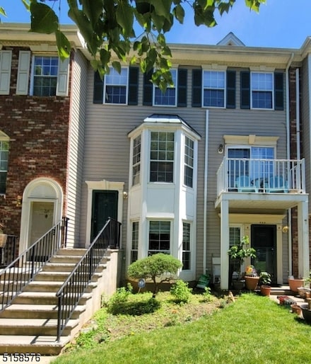 220 Sapphire Ln, Franklin Park, NJ 08823