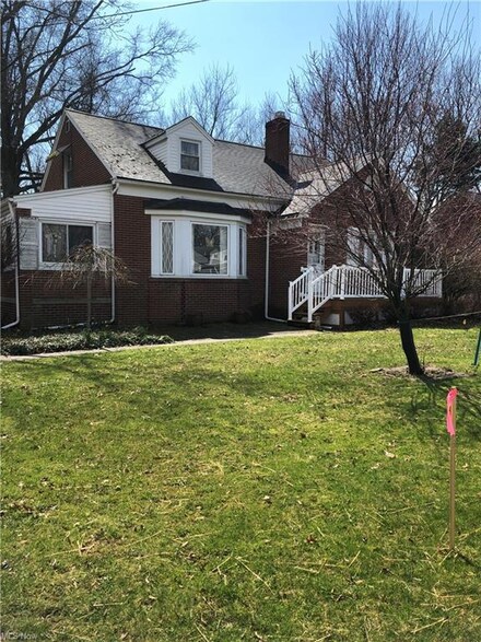 6938 Brookside Rd, Independence, OH 44131