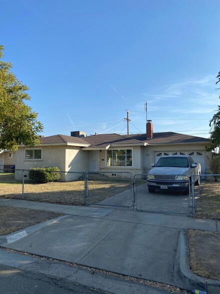 4214 E Buckingham Way, Fresno, CA 93726