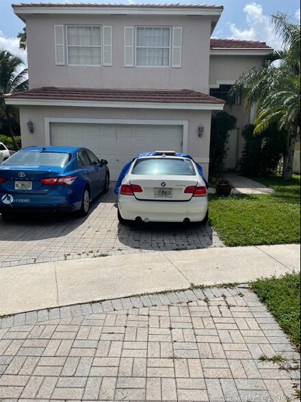 5700 S Sable Cir, Margate, FL 33063