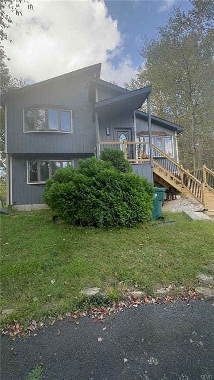 3016 Briarwood Dr, Tobyhanna, PA 18466