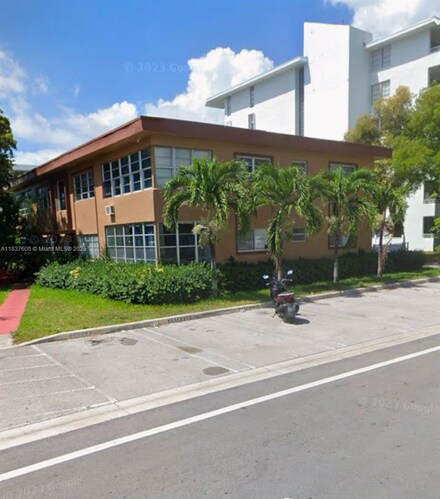 1040 94th St, Bay Harbor Islands, FL 33154